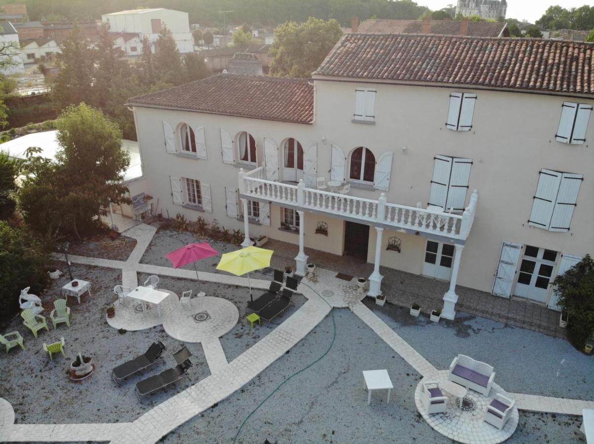 Le Clos Des Cedres B&B ลาโรชฟูโกลด์ ภายนอก รูปภาพ