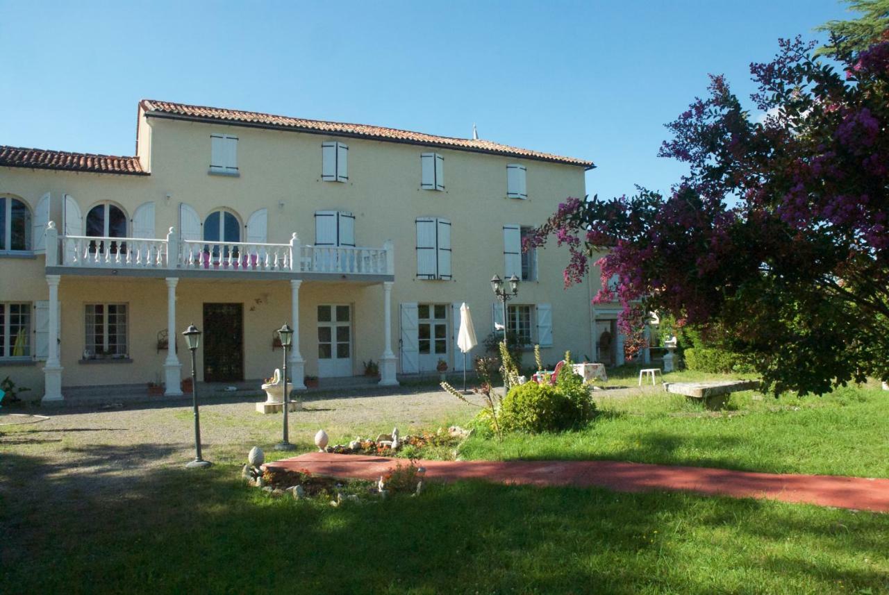 Le Clos Des Cedres B&B ลาโรชฟูโกลด์ ภายนอก รูปภาพ