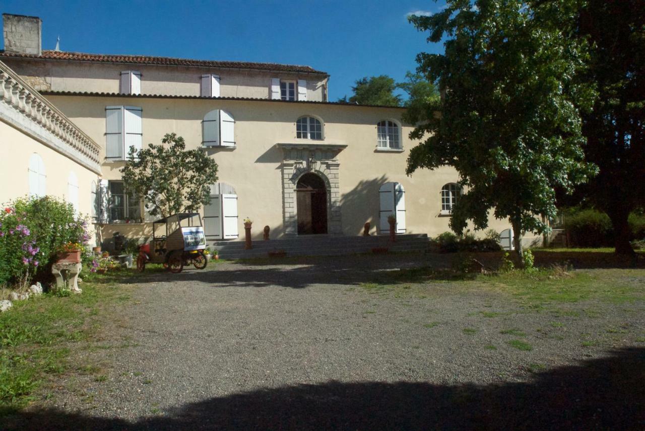 Le Clos Des Cedres B&B ลาโรชฟูโกลด์ ภายนอก รูปภาพ