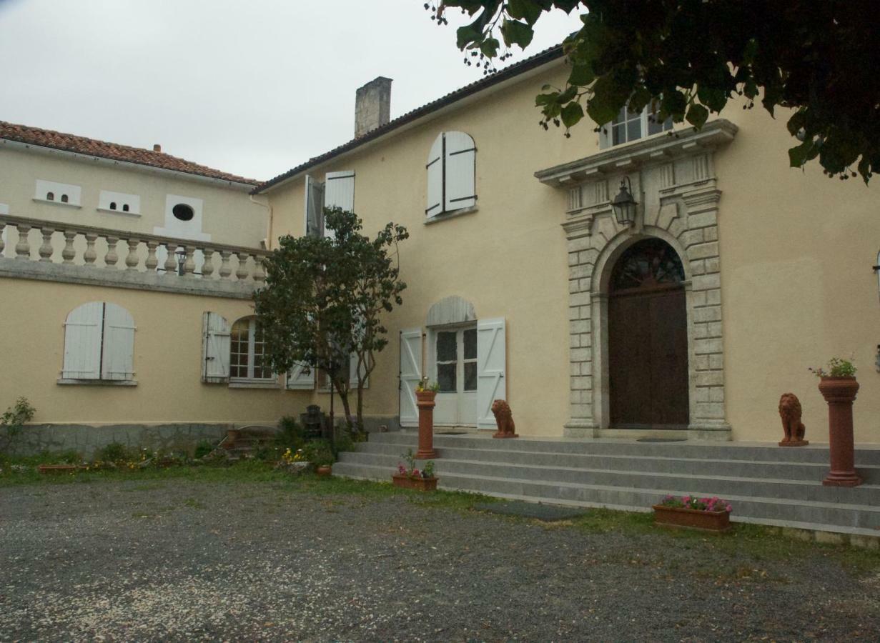 Le Clos Des Cedres B&B ลาโรชฟูโกลด์ ภายนอก รูปภาพ