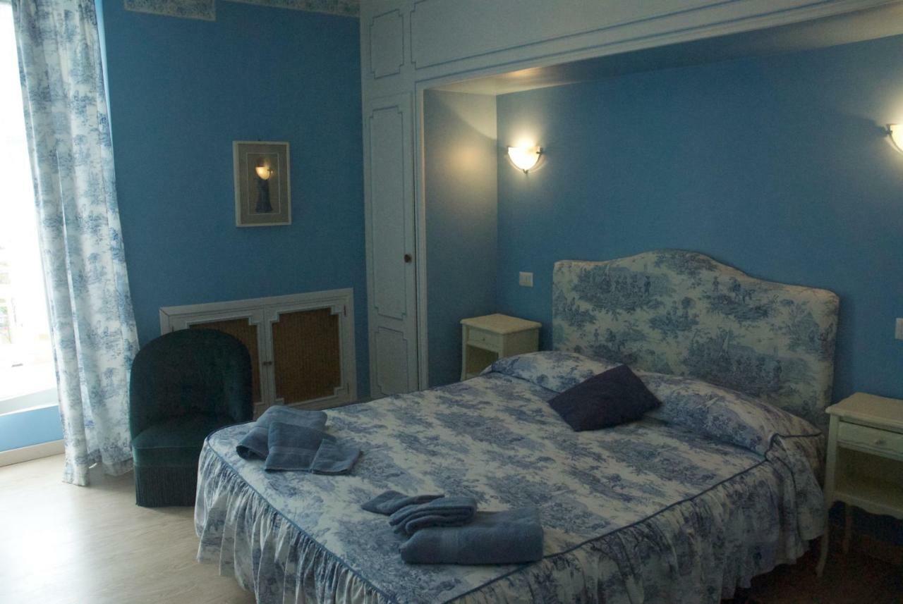 Le Clos Des Cedres B&B ลาโรชฟูโกลด์ ภายนอก รูปภาพ