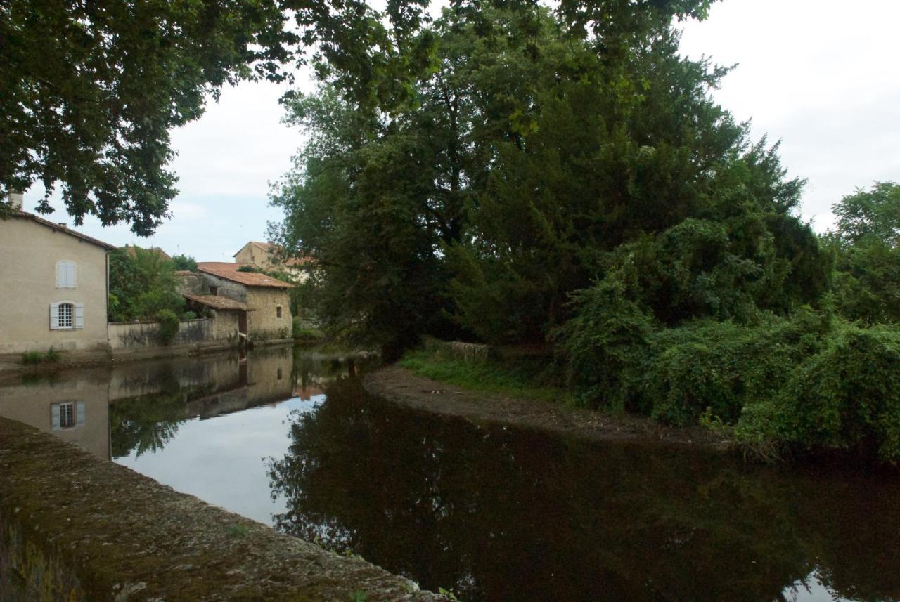 Le Clos Des Cedres B&B ลาโรชฟูโกลด์ ภายนอก รูปภาพ